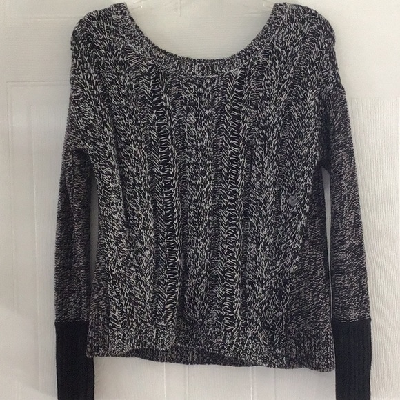 Sweater - Picture 1 of 6